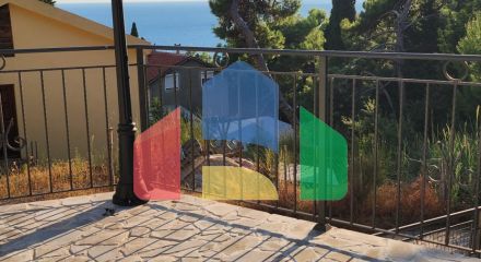 Предлагается к продаже дом в городе Бар, Черногория, район Зеленый пояс.