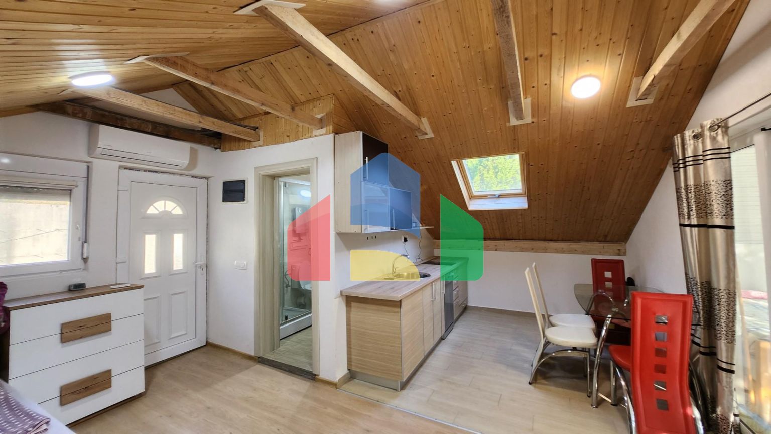 Предлагается к продаже дом в городе Бар, Черногория, район Зеленый пояс.