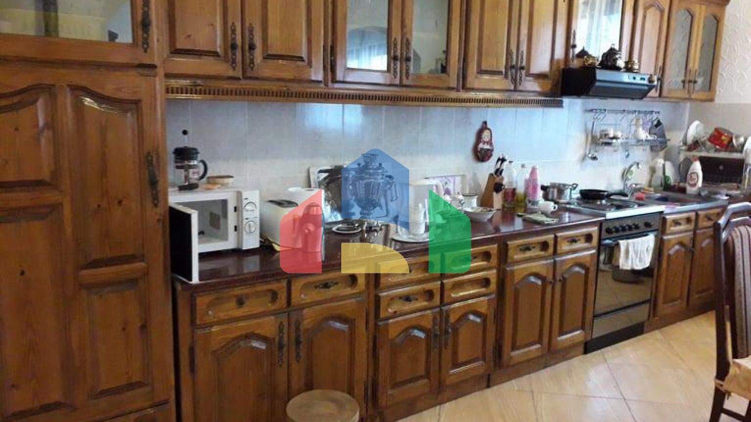 В городе Бар, в районе Шушань продается большой дом.