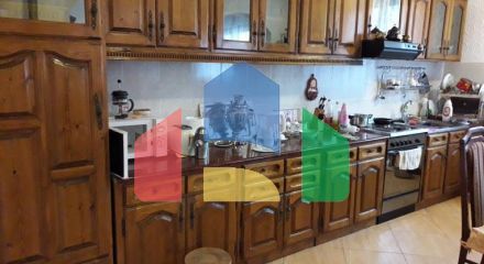 В городе Бар, в районе Шушань продается большой дом.