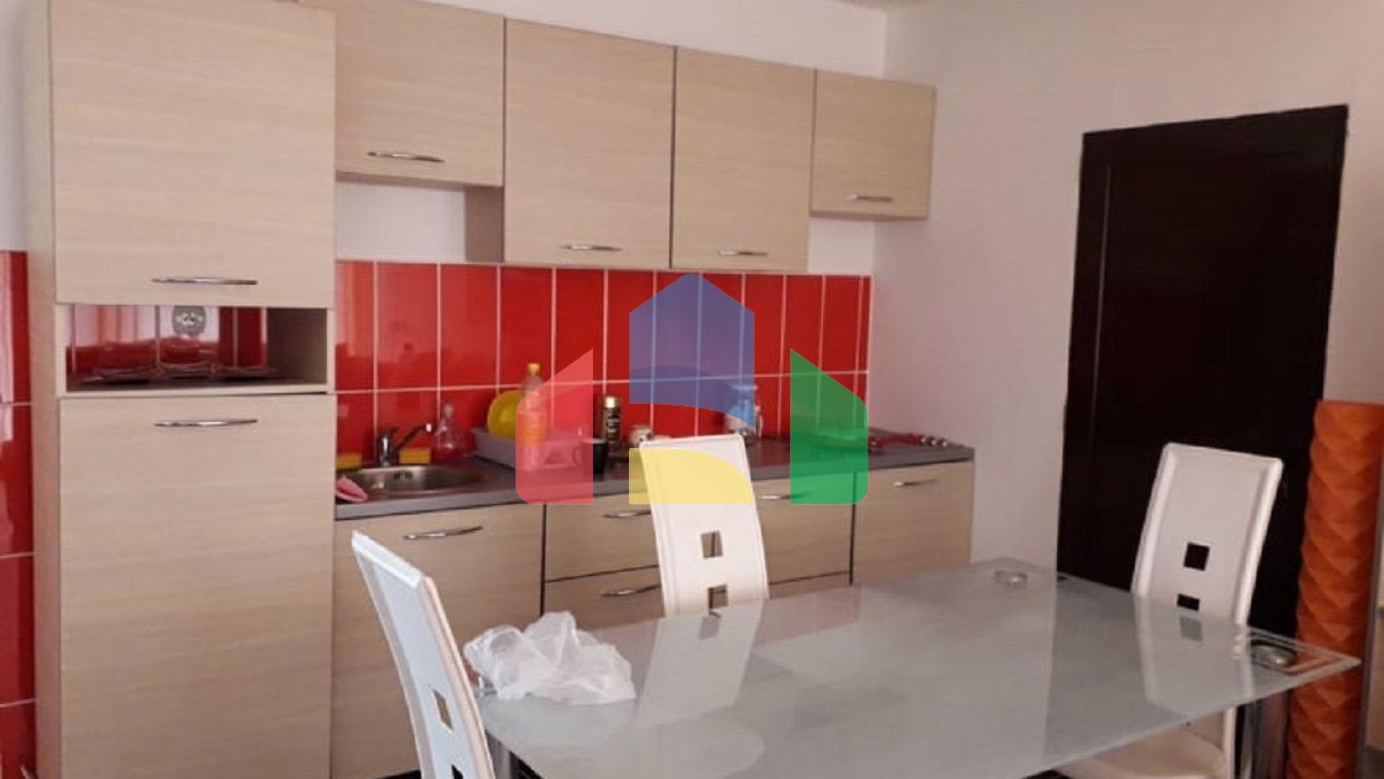 В городе Бар, в районе Шушань продается большой дом.