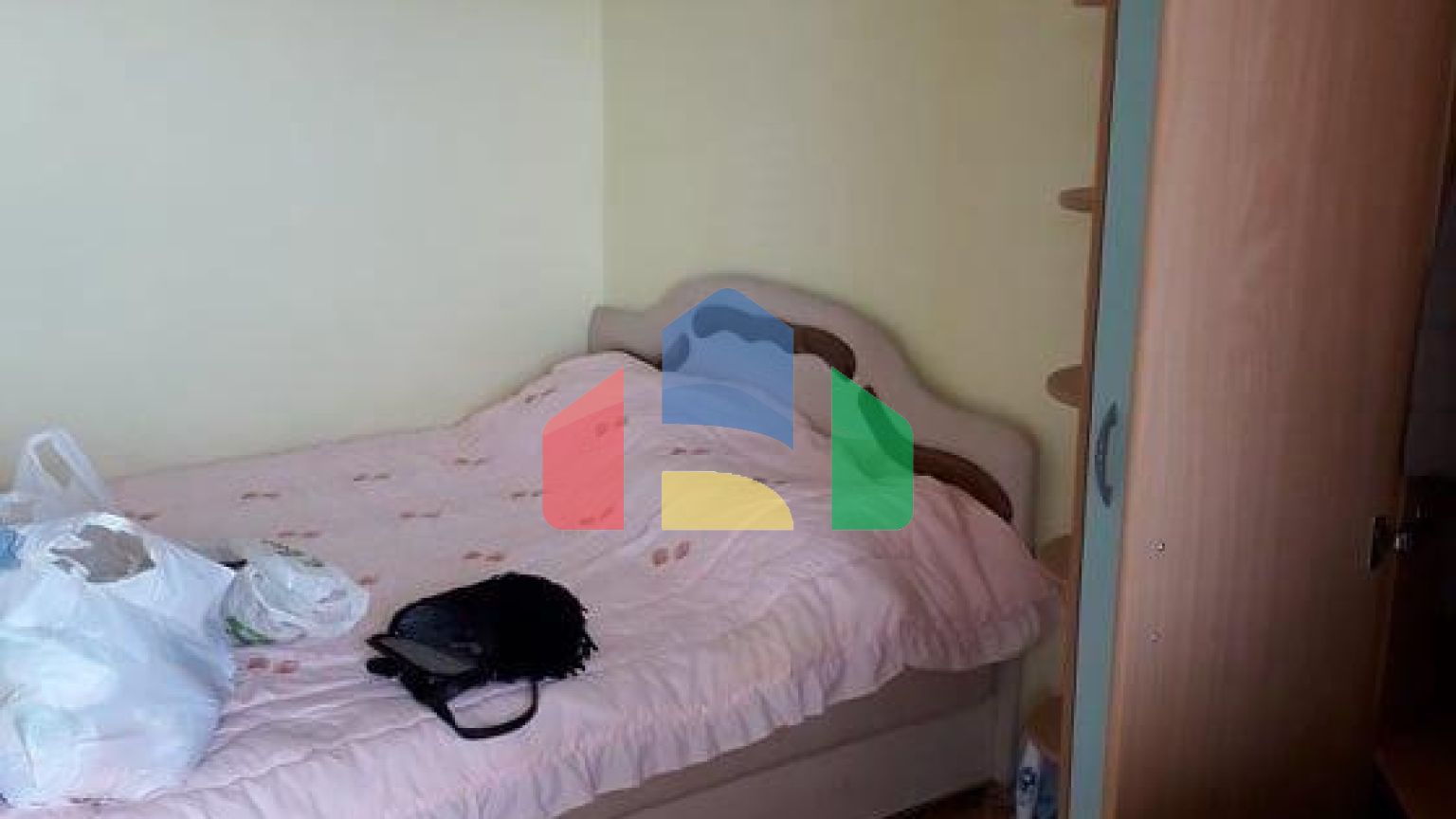 В городе Бар, в районе Шушань продается большой дом.