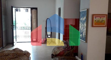 В городе Бар, в районе Шушань продается большой дом.