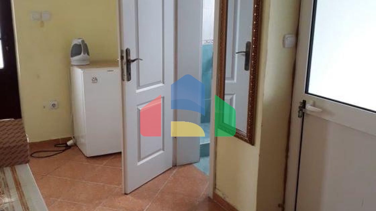 В городе Бар, в районе Шушань продается большой дом.