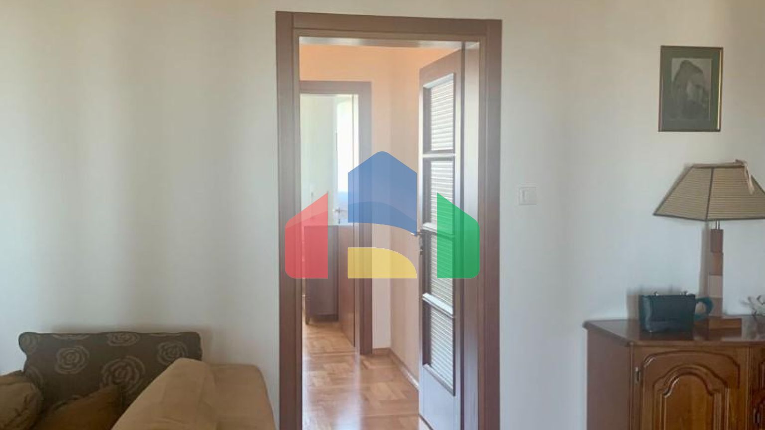 Просторная квартира 85 м² в центре города Бар с потрясающими видами на море и горы