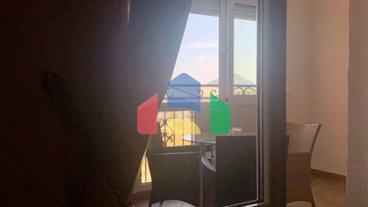 Просторная квартира 85 м² в центре города Бар с потрясающими видами на море и горы