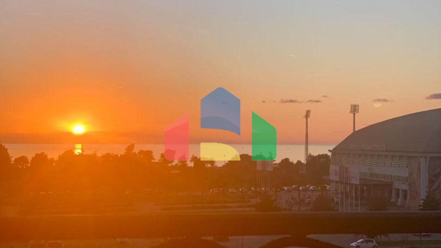 Просторная квартира 85 м² в центре города Бар с потрясающими видами на море и горы