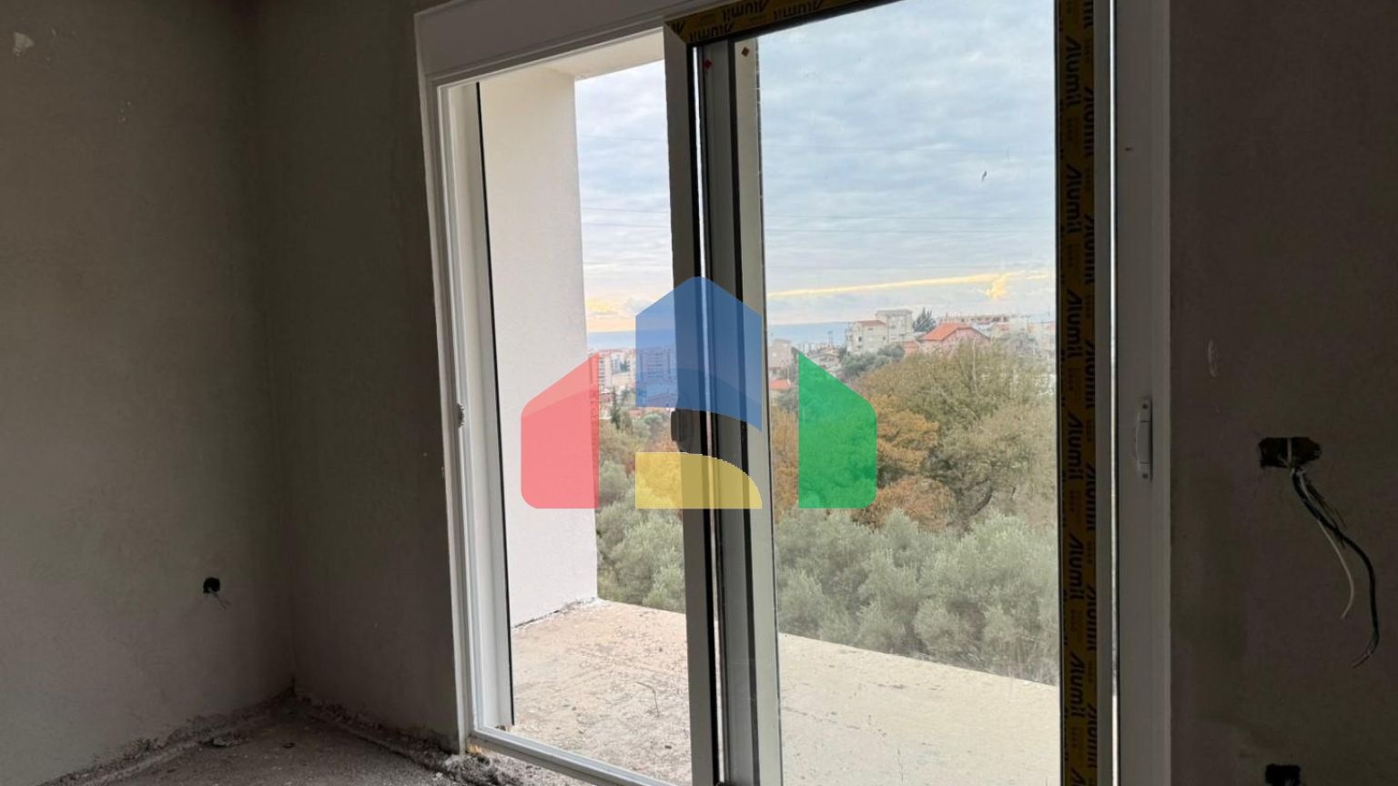 Продаются квартиры в небольшом клубном доме с бассейном в Баре, район Бьелеши – уют и комфорт рядом с морем