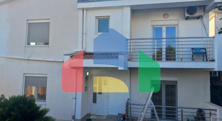 Продается просторный двухэтажный дом с бассейном в Баре, район Горний Шушань, идеальный для жизни или бизнеса