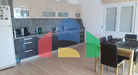 Продается просторный двухэтажный дом с бассейном в Баре, район Горний Шушань, идеальный для жизни или бизнеса