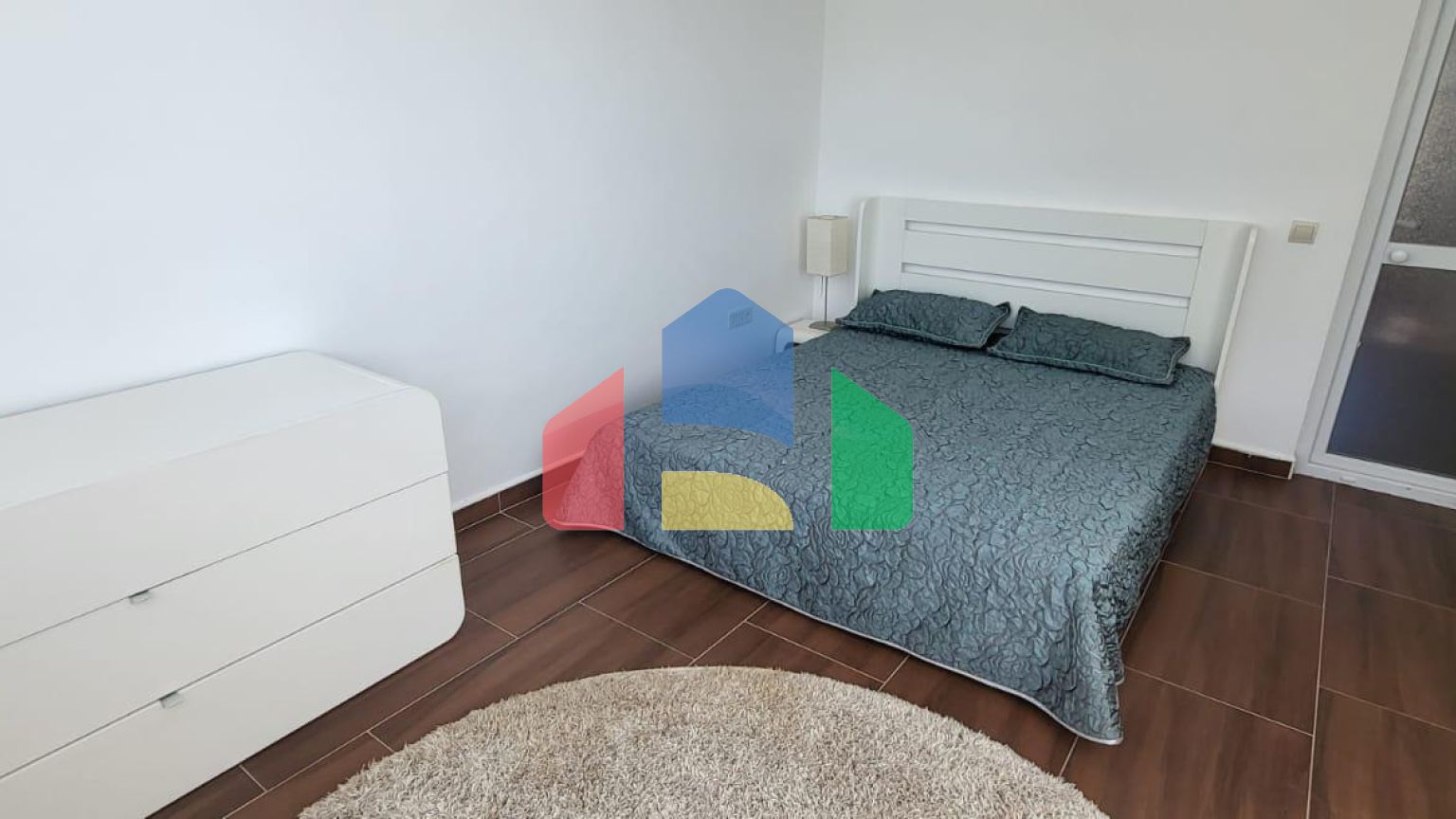 Продается просторный двухэтажный дом с бассейном в Баре, район Горний Шушань, идеальный для жизни или бизнеса