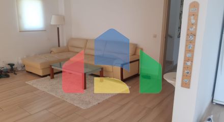 Продается просторный двухэтажный дом с бассейном в Баре, район Горний Шушань, идеальный для жизни или бизнеса