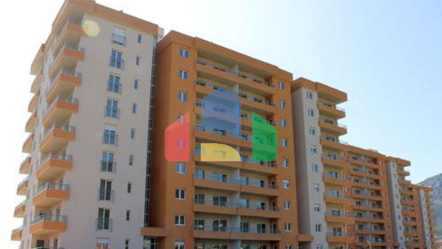 Продаётся просторная квартира на 7 этаже в центре города Бар!