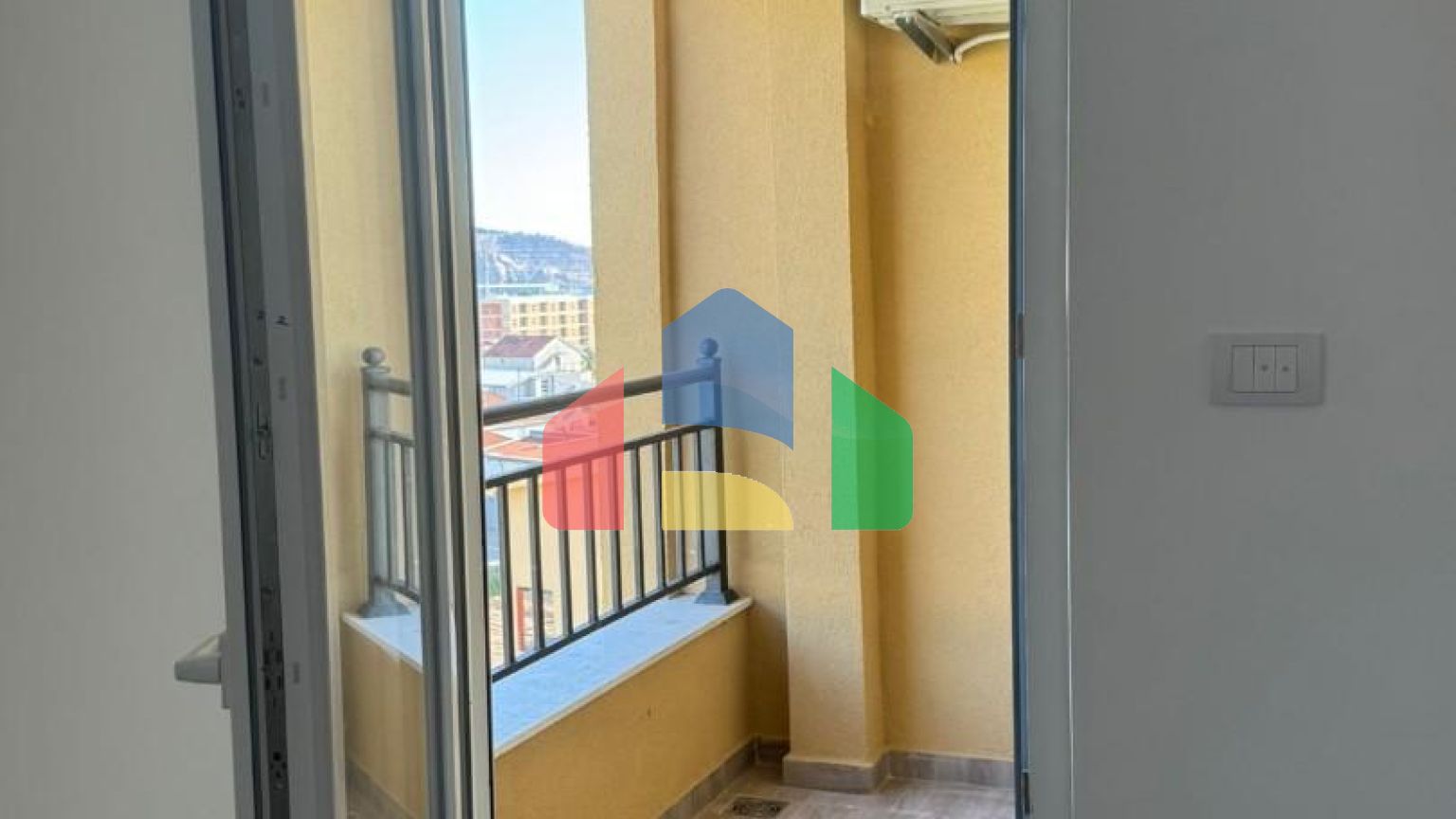 Срочная продажа. Снижение цены. Квартира 2 спальни в городе Бар, район Ильино