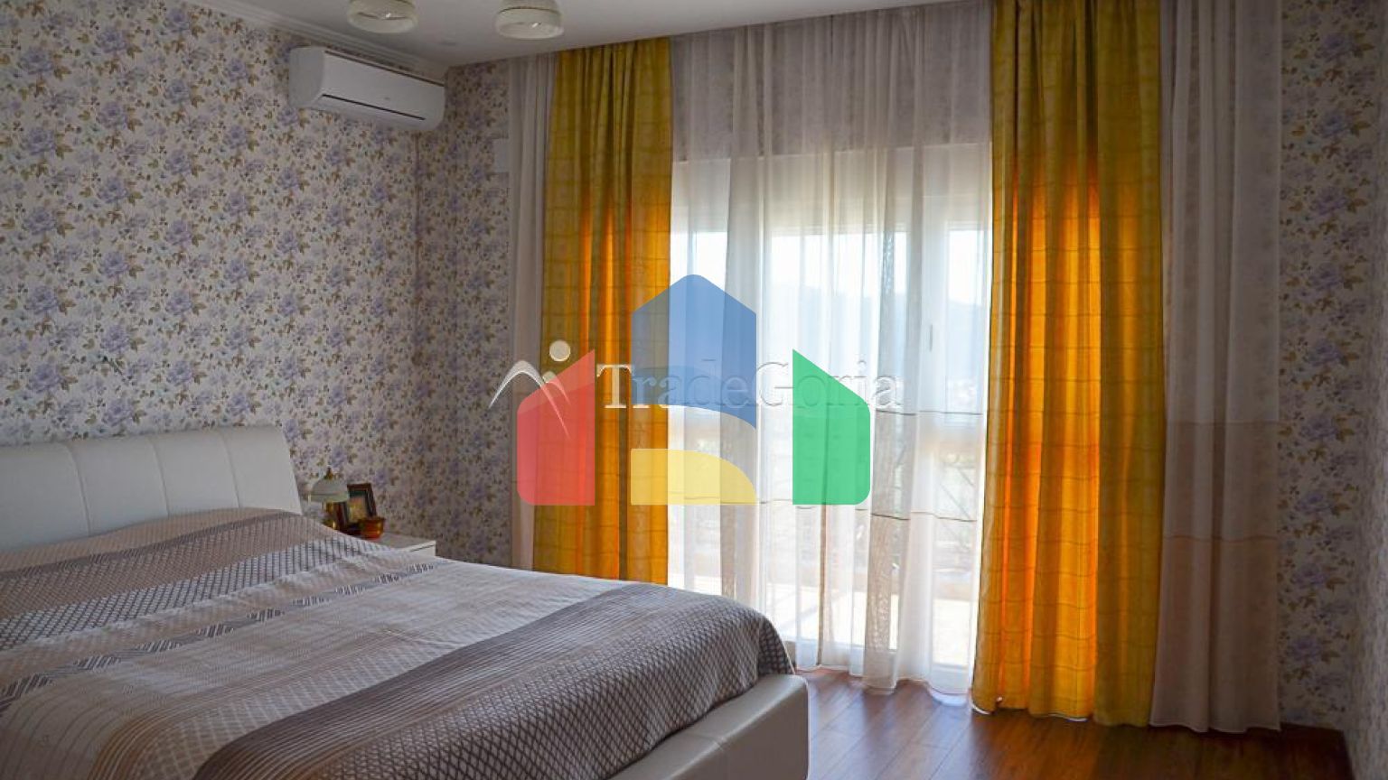 Идеальный дом с потрясающим видом для круглогодичного проживания с большим участком в Баре,  365.000 евро