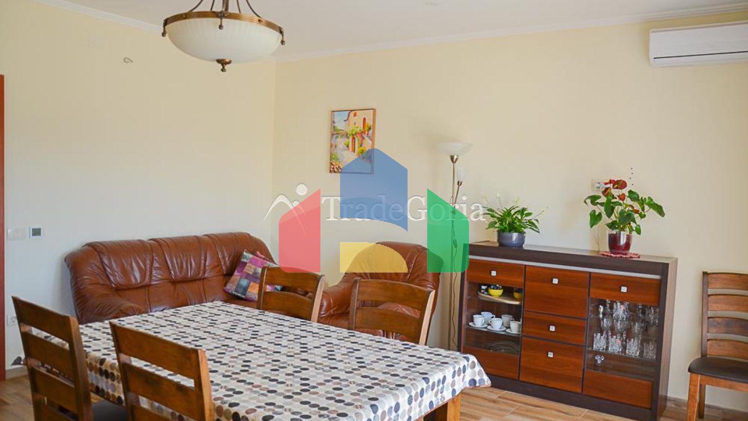 Идеальный дом с потрясающим видом для круглогодичного проживания с большим участком в Баре,  365.000 евро