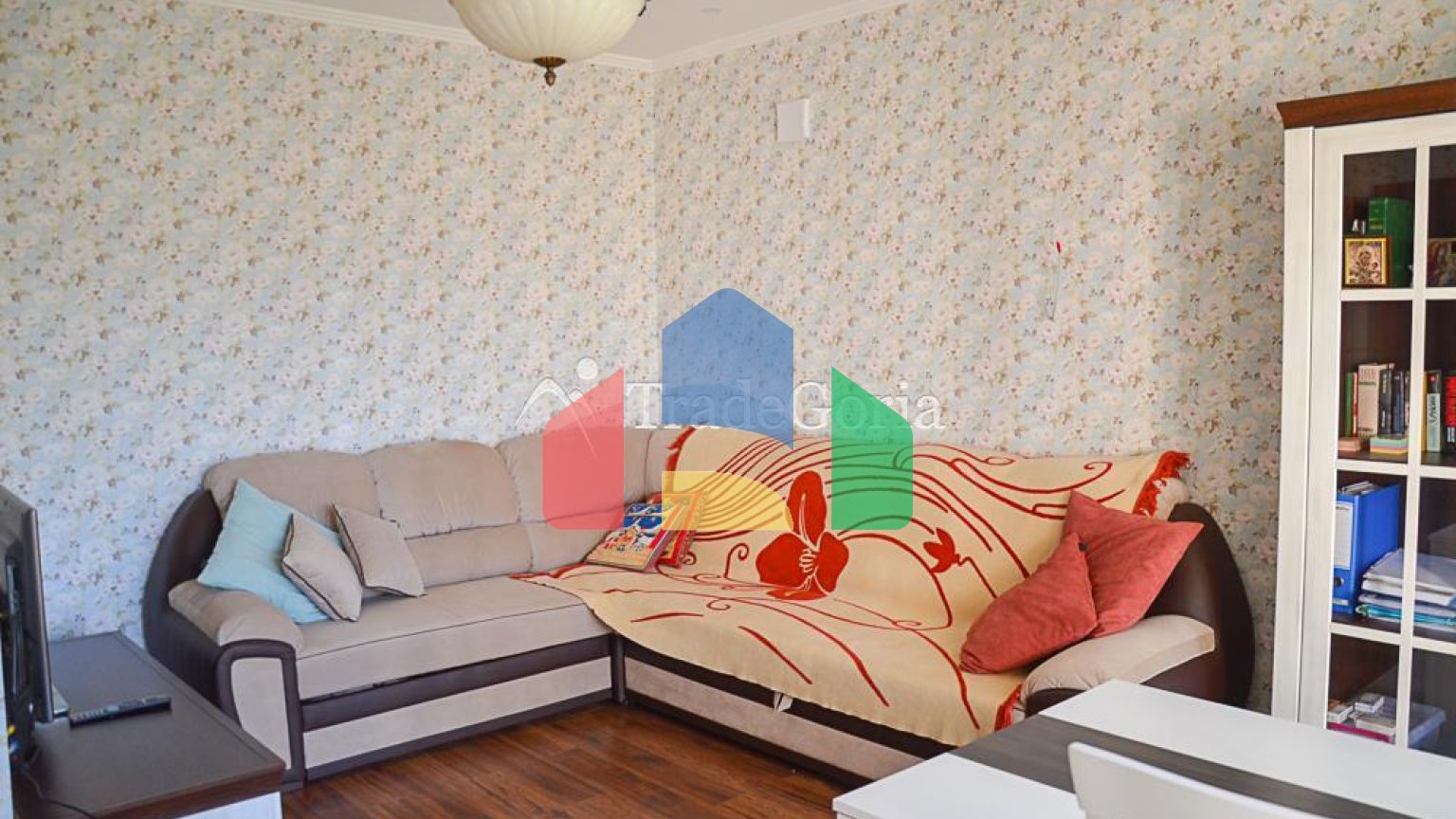 Идеальный дом с потрясающим видом для круглогодичного проживания с большим участком в Баре,  365.000 евро