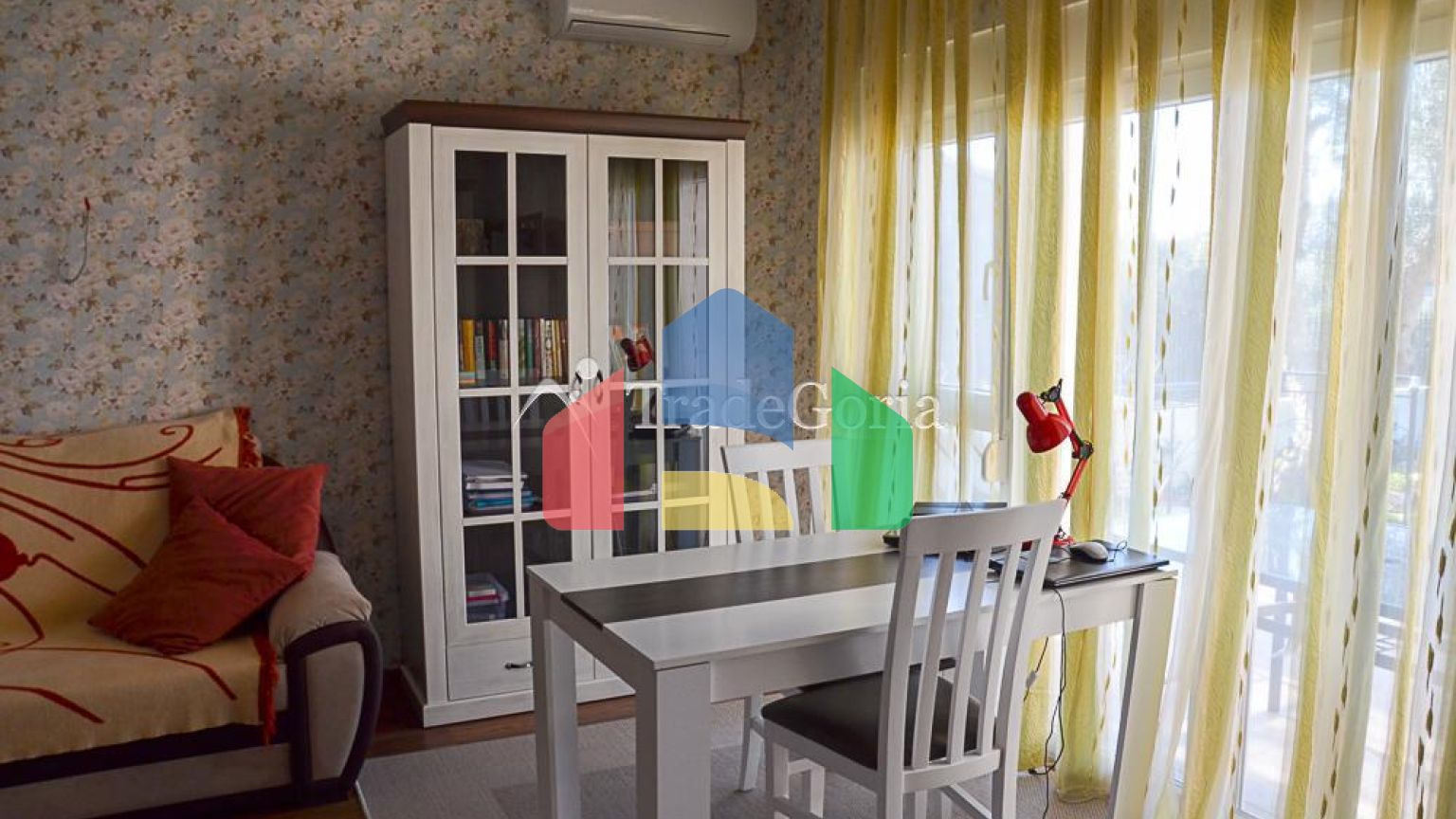 Идеальный дом с потрясающим видом для круглогодичного проживания с большим участком в Баре,  365.000 евро