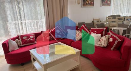 Продается трехэтажная вилла с бассейном и садом, 560 000 евро