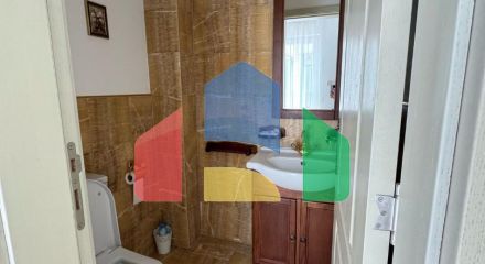 Продается трехэтажная вилла с бассейном и садом, 560 000 евро