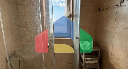 Продается трехэтажная вилла с бассейном и садом, 560 000 евро