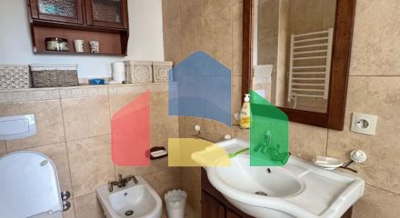 Продается трехэтажная вилла с бассейном и садом, 560 000 евро