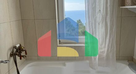 Продается трехэтажная вилла с бассейном и садом, 560 000 евро