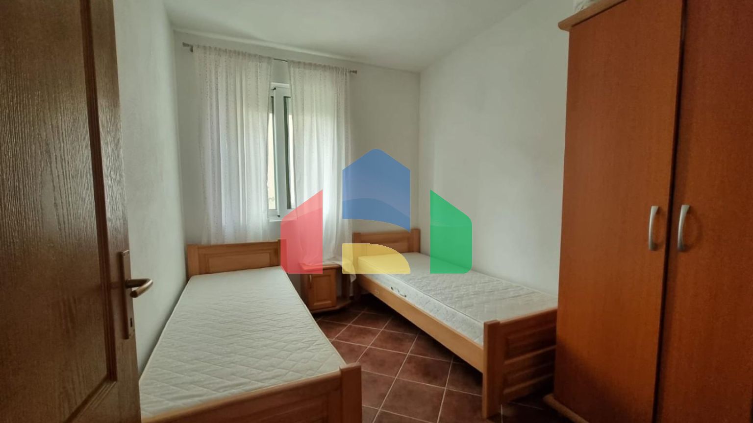 Продается дом с бассейном в городе Бар, Черногория (Зелёный пояс)