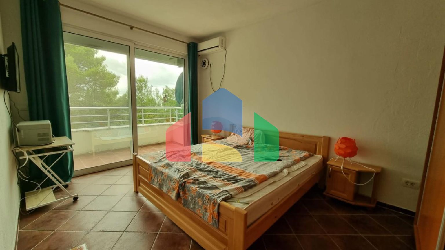 Продается дом с бассейном в городе Бар, Черногория (Зелёный пояс)