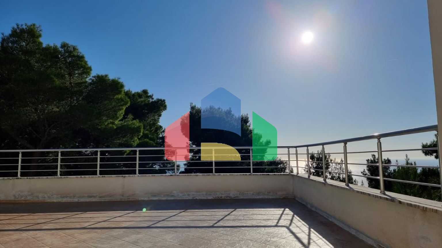 Продается дом с бассейном в городе Бар, Черногория (Зелёный пояс)