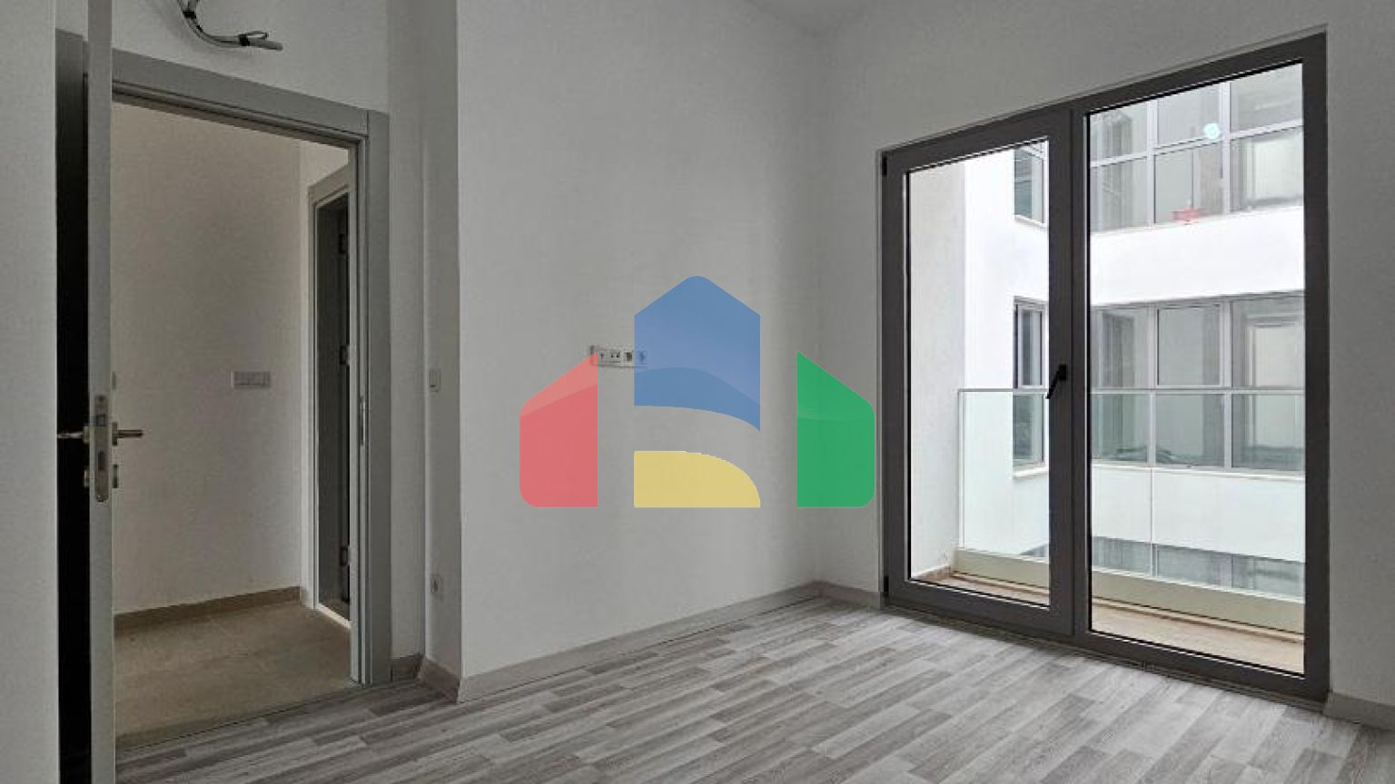 Квартира-студия с отельным сервисом в Баре