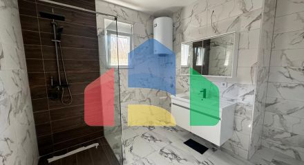 Новая просторная  квартира в районе Томба, Бар с 1 спальней, гаражом и небольшим участком.