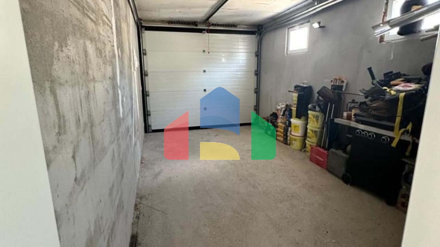 Новая просторная  квартира в районе Томба, Бар с 1 спальней, гаражом и небольшим участком.