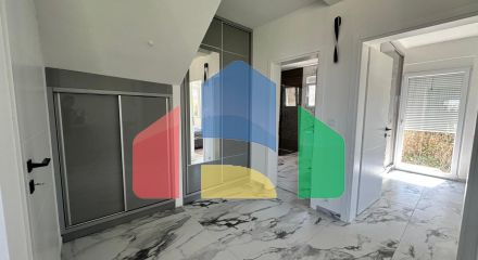 Новая просторная  квартира в районе Томба, Бар с 1 спальней, гаражом и небольшим участком.