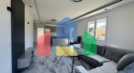 Новая просторная  квартира в районе Томба, Бар с 1 спальней, гаражом и небольшим участком.