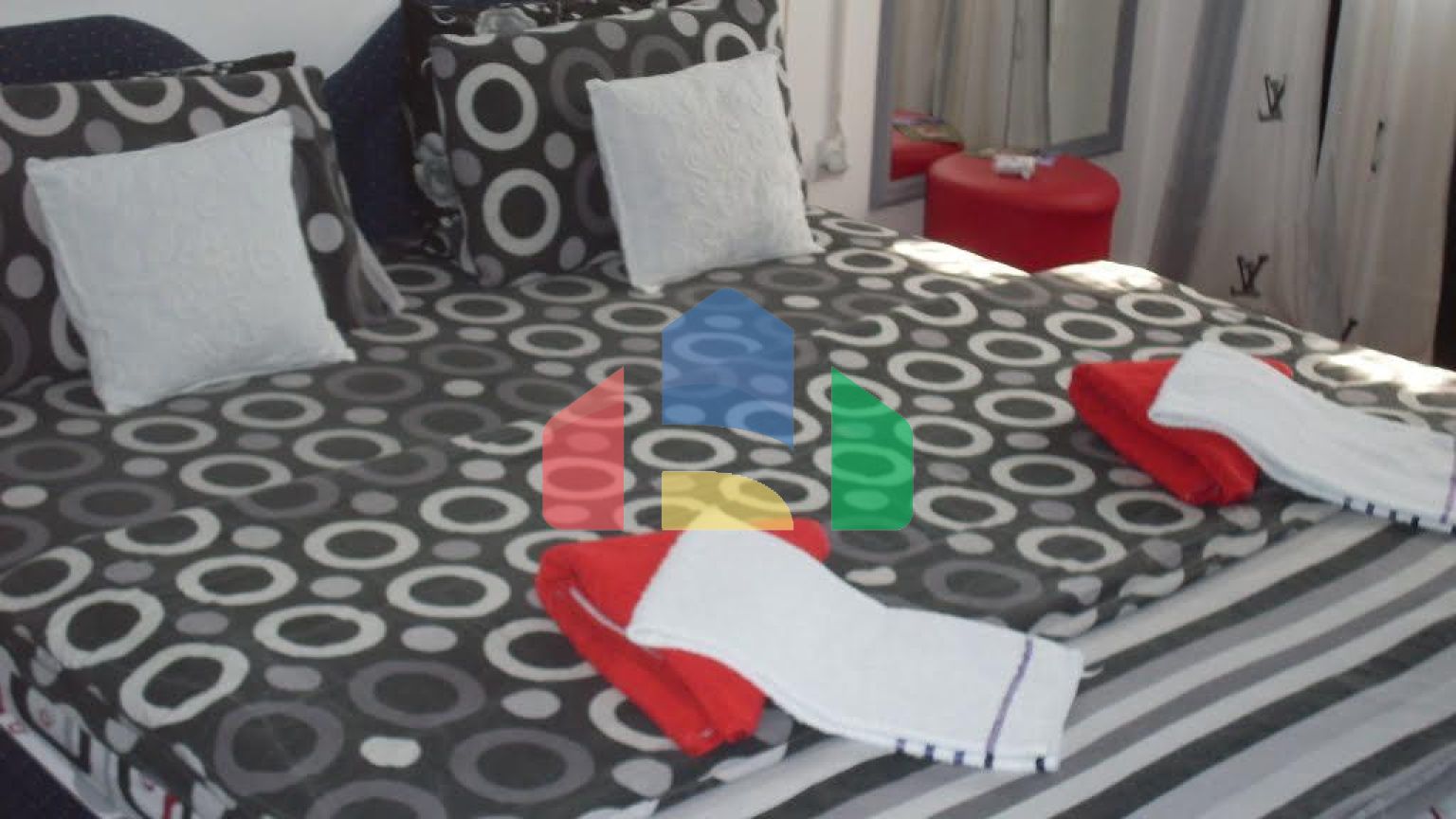 Трёхкомнатная квартира в центре Бара!