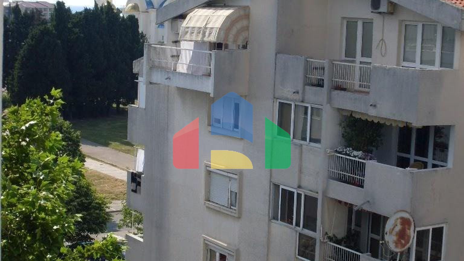 Трёхкомнатная квартира в центре Бара!