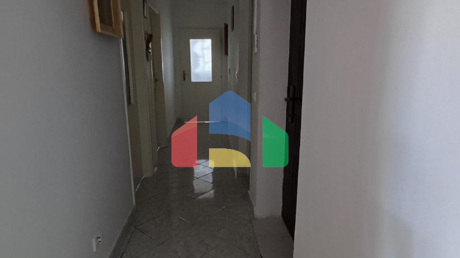 Трёхкомнатная квартира в центре Бара!