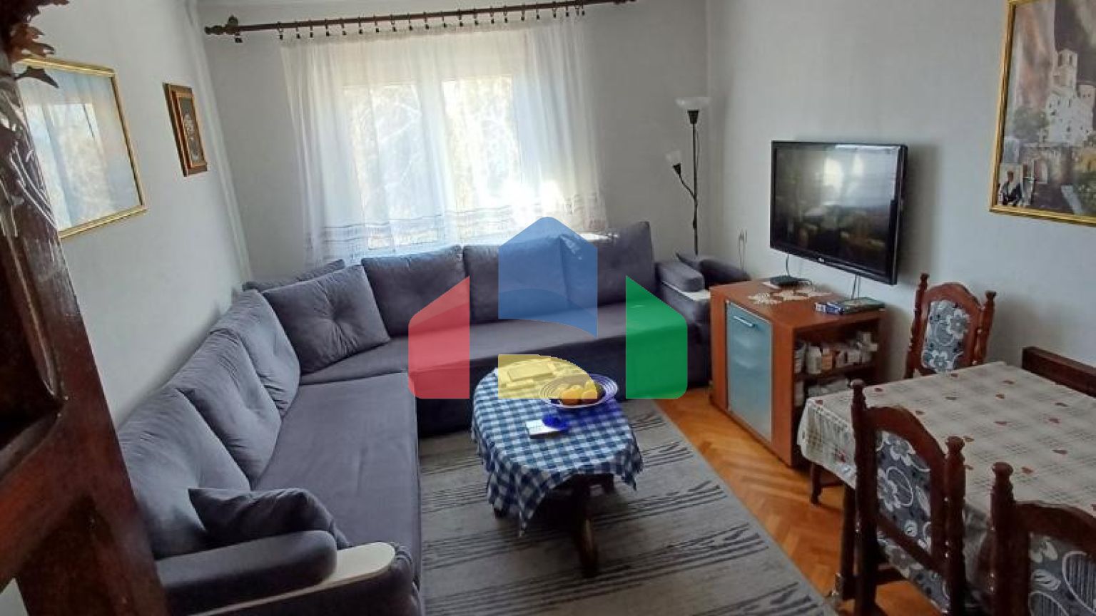 Трёхкомнатная квартира в центре Бара!