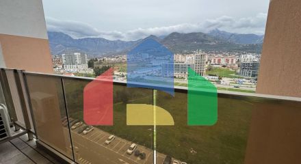 Просторная студия с панорамным видом на горы в современном комплексе премиум класса в Баре