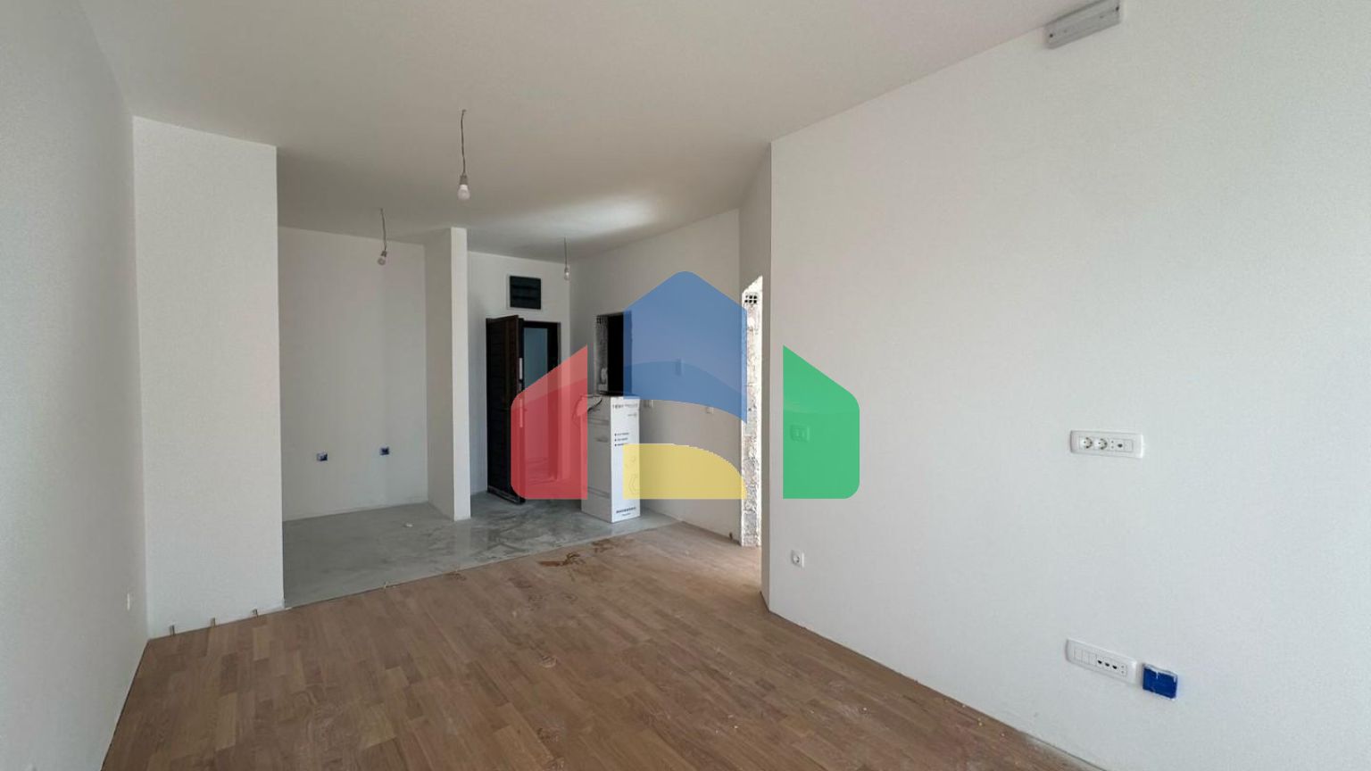 Квартира с одной спальней и видом на море в центре Бара