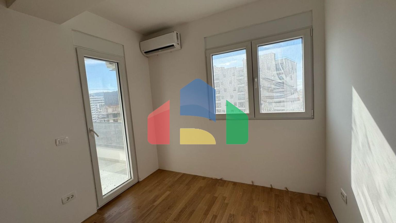 Квартира с одной спальней и видом на море в центре Бара