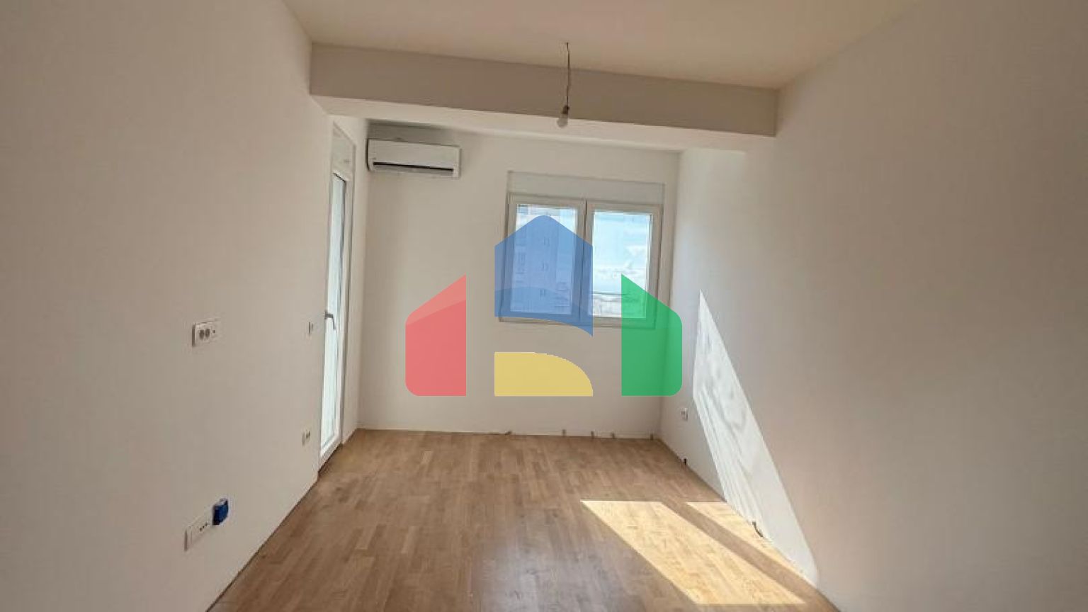 Квартира с одной спальней и видом на море в центре Бара