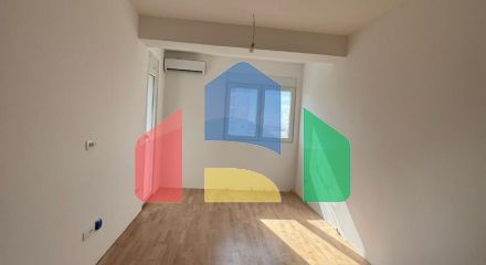 Квартира с одной спальней и видом на море в центре Бара