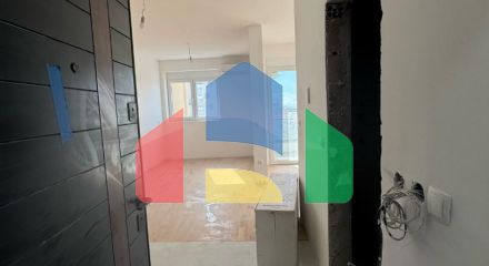 Уютная студия с видом на море в центре Бара