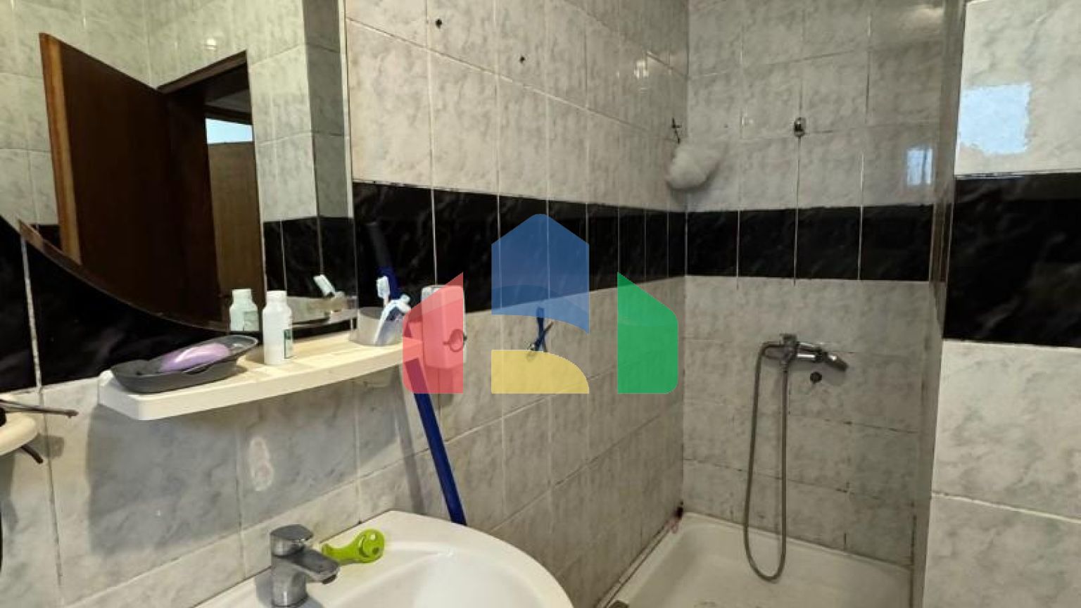 Продается просторный дом в районе Зеленого рынка, Бар