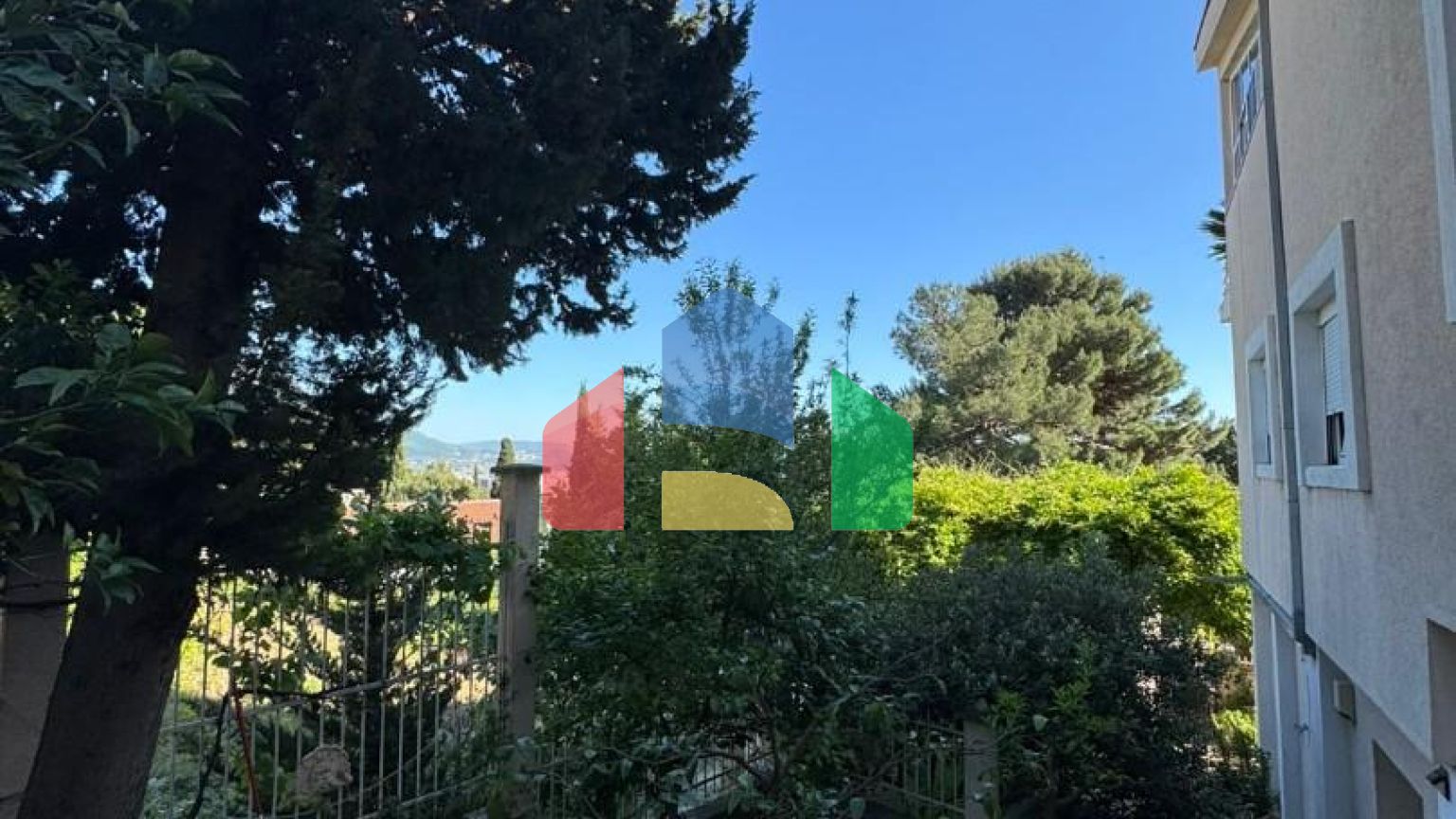 Бар, Шушань.Трёхэтажный дом с садом и видом на море. 365.000 €