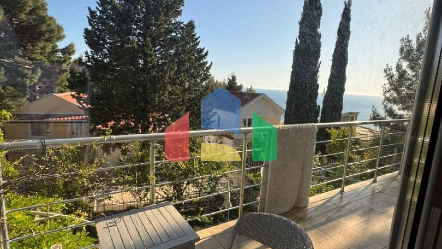 Бар, Шушань.Трёхэтажный дом с садом и видом на море. 365.000 €