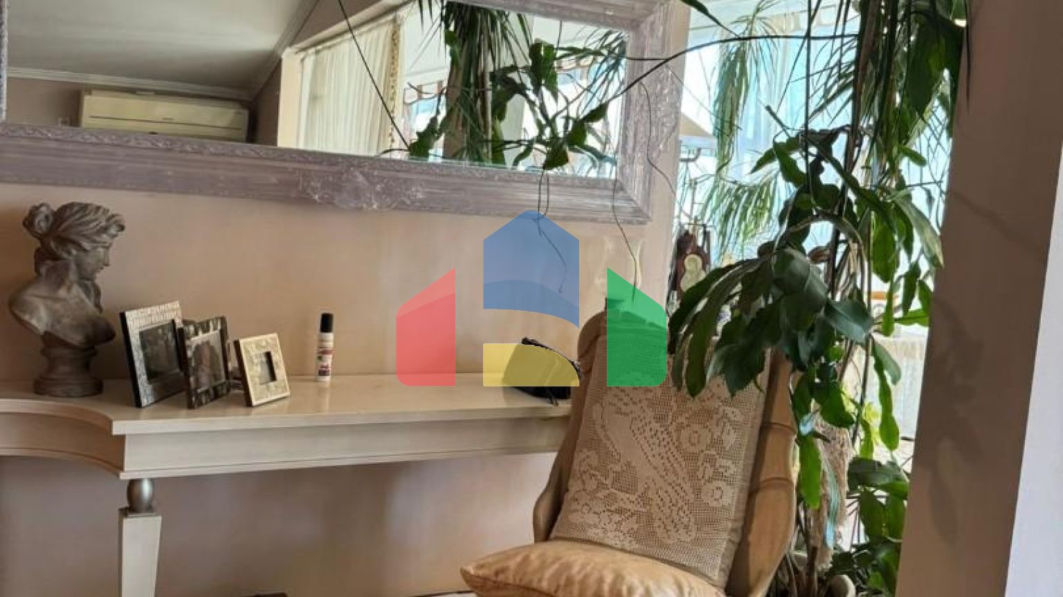 Бар, Шушань.Трёхэтажный дом с садом и видом на море. 365.000 €