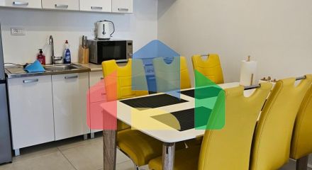Просторная квартира с видом на море в современном комплексе премиум класса в Баре.